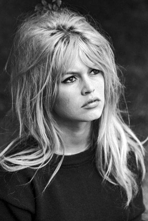 Brigitte Bardot // French style icon #beauty #hair Bardot Hair, Bridgette Bardot, Bridget Bardot, Anna Karina, Serge Gainsbourg, Studio 54, Long Blonde, French Actress, French Women