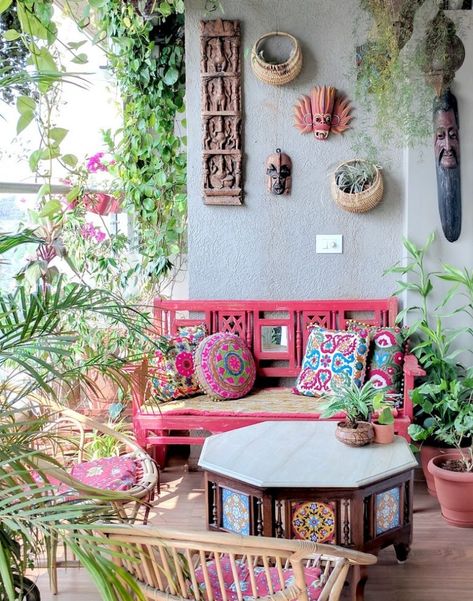 15 Cool Eclectic Balcony Designs That Will Let You Unwind Design Per Patio, Balcony Design Ideas, Corner Seating, Terrace Decor, Apartment Patio, Outdoor Balcony, Outdoor Patio Furniture Sets, Small Balcony Decor, Small Balcony Ideas