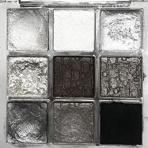 Broken Rose, Dior Eyeshadow, Effy Stonem, Dark Eyeshadow, Metallic Eyeshadow, Black Eyeshadow, Dior Makeup, Eyeshadow Pallets, Dramatic Look