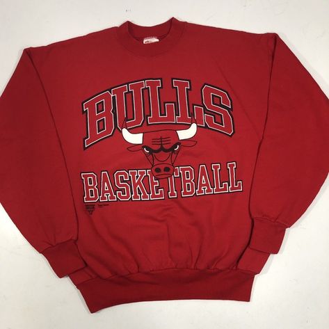 Chicago Bulls Sweatshirt, 90s Nba, Chicago Bulls Basketball, Bulls Basketball, Basketball Sweatshirts, Red Streetwear, Nba Chicago Bulls, 90s Streetwear, Chicago Bulls