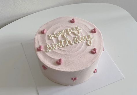 Butter Icing Cake Designs, Icing Cake Design, Cakes Aesthetic, Layers Cake, Birthday 19, Girly Birthday Cakes, Girly Cakes, Pretty Cake, Korean Cake