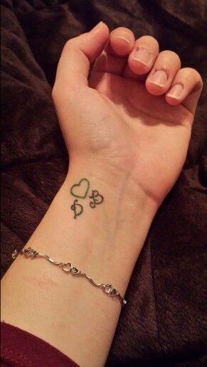 Tattoo. My son's initials with a green heart for his birthstone color. Love how sweet and simple it is. Green Heart Tattoo, Letter Tattoos Initials With Heart, Son Tattoos, Mother Son Tattoos, Tattoo Ankle, Letter Tattoo, Tattoo Heart, Heart Ideas, Tattoo For Son