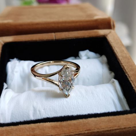 Vintage Split Shank Marquise Cut Engagement Ring, Antique Moissanite Diamond Rings on Sale, Solitaire Wedding Bridal Promise Ring for Women, Marquise Moissanite Engagement Ring, Wedding Ring for Her, Moissanite Jewelry, Personalized Ring, Unique Engagement Ring, Promise Proposal Ring, Ring Gift for Girlfriend, Classic Ring  💎 Center Moissanite Details 💎 ➤Shape: Marquise Cut Moissanite ➤Size: 1.65CT (approx.) ➤Measurement: 6*12mm ➤Main Stone Clarity: VVS1 ➤Color: D E F ➤Cut Grade: Excellent ➤Moissanite Guarantee: Test Positive By Thermal Diamond Testers & lifeTime Brilliance ➤Hardness: Moissanite 9.25 💍 Metals Details 💍 ➤Platinum/ Solid Gold / Sterling Silver ➤Metal Purity: 14K Gold / 10k Gold / 18k Gold / 925 Sterling Silver / 950 Platinum. ➤Metal Tone can be done in Yellow, White & Ro Vintage Marquis Engagement Rings, Split Setting Engagement Ring, Marquise Diamond Ring Hidden Halo, Unique But Simple Engagement Rings, Marquis Vintage Engagement Ring, Marquise Diamond Ring White Gold, Split Shank Marquise Engagement Ring, Vintage Gold Engagement Rings Antiques, Antique Marquise Engagement Ring