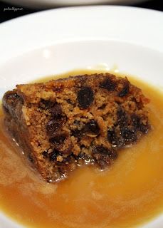 Jo and Sue: Traditional Christmas Pudding with Rum Sauce Christmas Pudding Sauce, Traditional Christmas Pudding Recipe, Rum Sauce Recipe, Newfoundland Recipes, Rum Sauce, Xmas Pudding, Christmas Pudding Recipes, Fruit Cake Christmas, Plum Pudding