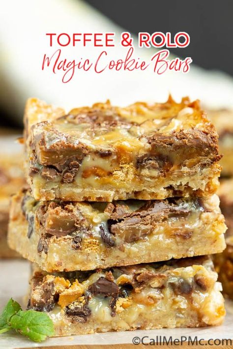 Magic Cookie Bars Recipe, Dolly Bars, Cookie Buffet, Hello Dolly Bars, Shortbread Chocolate, Magic Cookie Bar Recipe, Seven Layer Bars, Pecan Shortbread, Caramel Shortbread