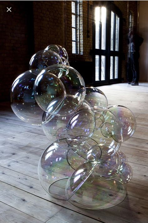 Bubble Art Installation, Iridescent Bubbles, Bubble Decor, Glass Art Ideas, Bubbles Art, Glass Art Installation, Iridescent Art, Glass Bubble, Blown Glass Art