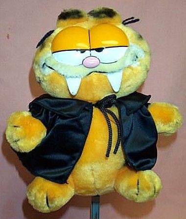 Vampire Garfield, Abby Core, Animated Cats, Garfield Images, Halloween Vibes, Orange Cat, Kirby, Pluto The Dog, Mario Characters