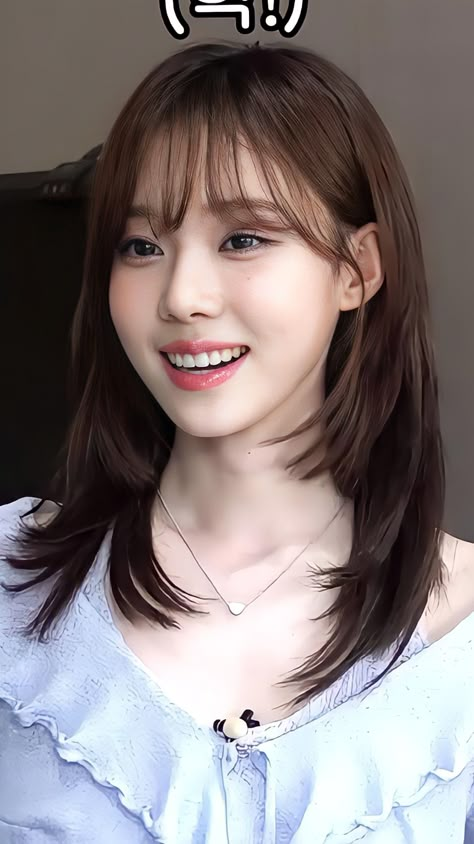 DON'T REPOST ❗ Kpop Layered Haircut, Kpop Idol Makeup, Asian Hairstyle, Idol Makeup, Kim Winter, Layered Hair With Bangs, Hair Tips Video, Aespa Winter, Haircuts For Medium Hair