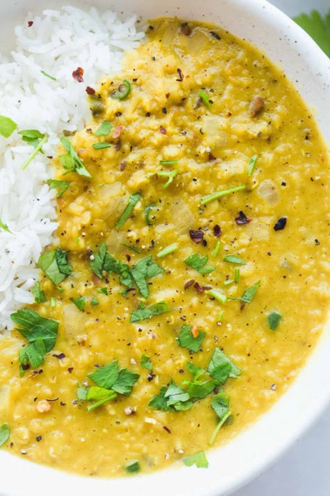 Vegan Dahl, Low Fat Vegetarian Recipes, Vegan Freezer Meals, Dahl Recipe, Dhal Recipe, Lentil Dahl, Easy Meals For Two, Vegetarian Curry, Lentil Recipes