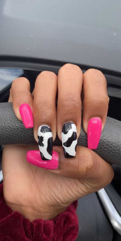 Cow Nails Acrylic, Cow Print Acrylic Nails, Nails Coffin Short, Country Acrylic Nails, Rodeo Nails, Cow Print Nails, Pink Cow Print, Western Nails, Cow Nails