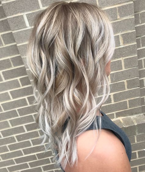 Medium Length Super Layered Hair, Midlength Haircuts For Gray Hair, Trendy Hair Medium Length, Popular Hair Colors For 2023 Blonde, Quick Updos For Fine Hair, Airy Layers Haircut, Haircolor Ideas For 2023 Blonde, 2024 Hair Trends For Women Blonde, Blonde And Grey Highlights