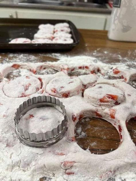 The Pioneer Woman - Ree Drummond❤️🌹❤️ | Made a batch of Strawberry biscuits for a friend:) 🍓🍓❤️❤️🫶🏼🫶🏼 | Facebook Strawberry Biscuits Recipe Easy, Strawberry Biscuits Recipe, Brunch Finger Foods, Strawberry Biscuits, Best Homemade Biscuits, Holiday Treats Recipes, Raspberry Coffee, Homemade Biscuits Recipe, Easy Biscuit Recipe