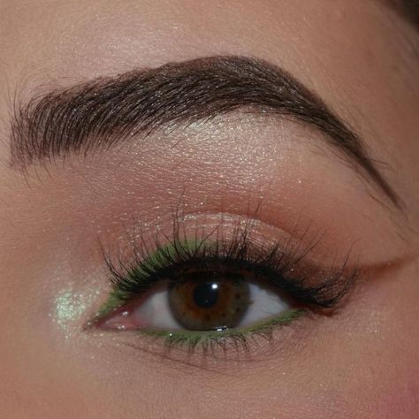 Homecoming Makeup Looks For Green Eyes, Colored Eyeliner Looks For Brown Eyes, Makeup On Green Outfit, Brown Eyes With Green Eyeliner, Green Eyeliner On Brown Eyes, Green Eyeliner Looks For Brown Eyes, Simple Colored Eyeshadow, Pair Green With, Green Waterline Eye Makeup