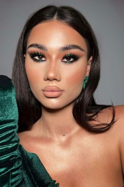 As previously stated with an example for darker eyes, here is another suggestion on the topic.

This time, let’s focus on the specifics of olive green color, which will complement your smokey eye glam perfectly.//photocredit: @mayaflorea_makeuptrainer Smokey Green Makeup, Dark Green Smokey Eye Makeup, Smokey Eye Glam, Green Smokey Eye, Eye Designs, Eye Makeup Styles, Green Makeup, Dramatic Makeup, Red Carpet Event