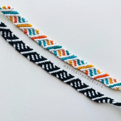 Really Cool Friendship Bracelet Patterns, Friendship Bracelets Two Colors, Bracelet Book Normal Patterns, Bracelet Patterns For Beginners, Floss Bracelets, Bracelet Book, Chevron Friendship Bracelets, Cool Friendship Bracelets, String Bracelet Patterns