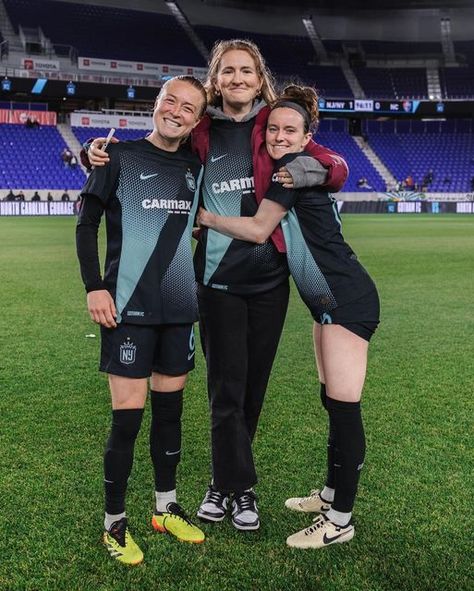 National Women's Soccer League on Instagram: "this trio >>" Emily Sonnett, Rose Lavelle, Soccer League, Women's Soccer, My Other Half, Womens Soccer, Wnba, Dating Profile, Soccer Team