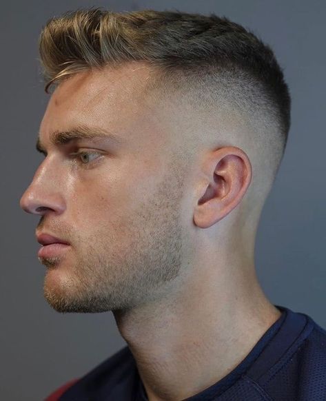 Crew Cut Haircut, Short Fade Haircut, Popular Short Haircuts, Men's Short Hair, Men Haircut Styles, Mens Haircuts Fade, Corte De Cabelo Masculino, Mens Haircuts Short, Best Short Haircuts