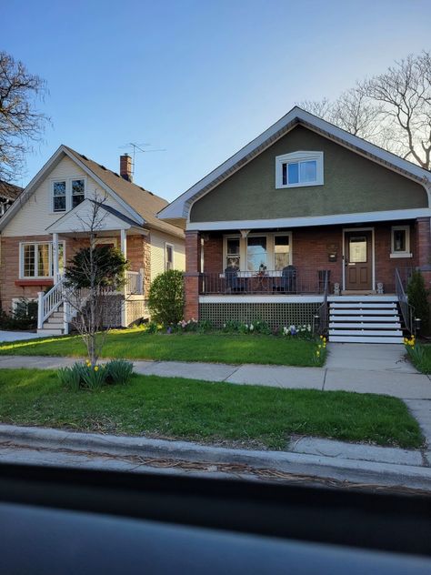 Small House Neighborhood, American Village Houses, Two Houses Next To Each Other, Usa Neighborhood Houses, American Neighborhood Aesthetic, Small American House, Small Suburban House, Suburbia Aesthetic, House In City