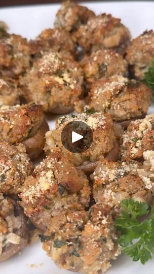 Dinner Light, Stuffed Mushrooms Easy, Entertaining Appetizers, Christmas Appetizers Easy, No Cook Appetizers, Stuffed Mushroom, Appetizer Bites, Thanksgiving Appetizers, Favorite Appetizers