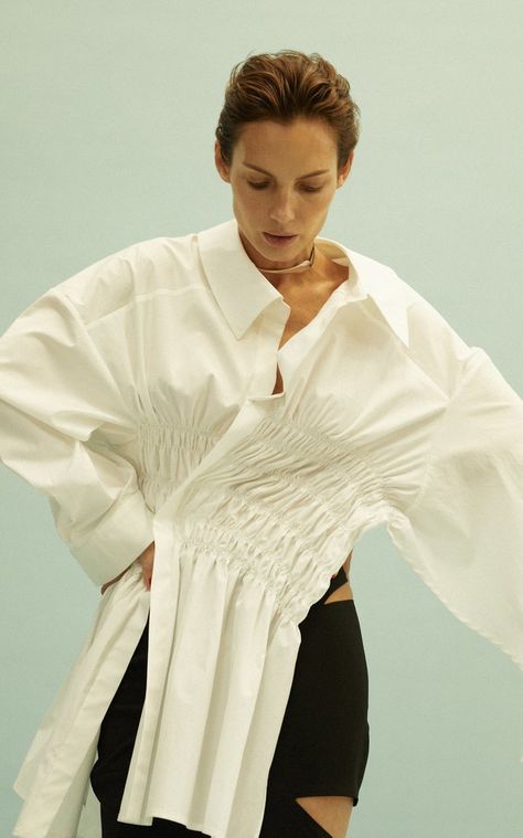 Hakama Pants, Bouchra Jarrar, Japanese Costume, Mode Inspiration, Mode Fashion, Global Fashion, Oversized Shirt, Daily Fashion, Moda Operandi