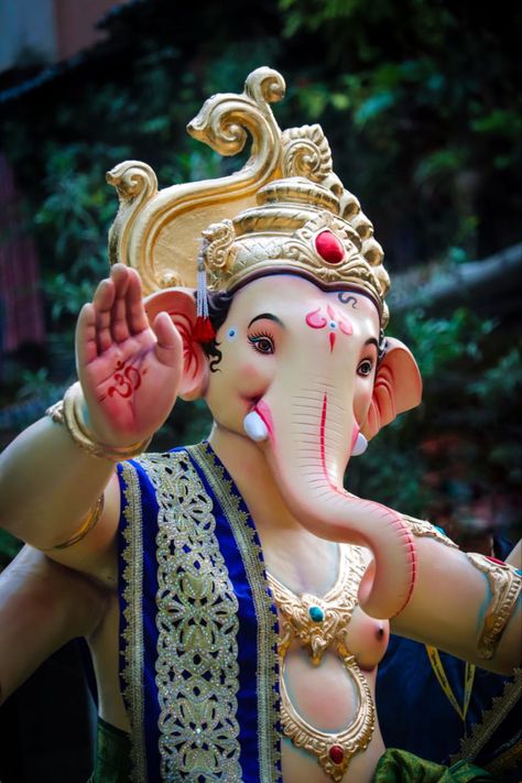 Ganpati Hd Wallpaper, Ganesha Face, Google Facts, Ganpati Photo Hd, Ganesha Chaturthi, Bappa Photo, Photos Of Ganesha, Onam Outfits, Ganesh Puja