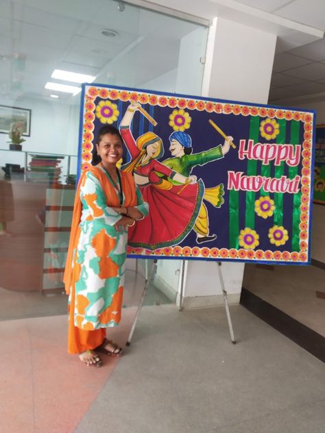 Navratri Bulletin Board Ideas School, Border Ideas For Board, Board Decoration For Navratri, Navratri Wall Decoration Ideas, Navratri Selfie Corner, Navratri Celebration In School, Navratri Chart For School, Navratri Soft Board Decoration, Dasara Decoration Ideas For School