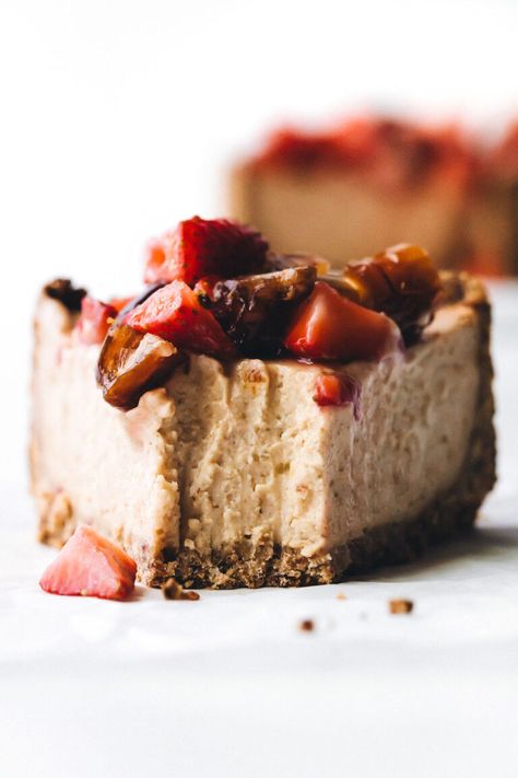 A rich, dairy-free baked cheesecake with a gluten-free "graham cracker" crust and creamy coconut yogurt filling. Tangy, decadent, and sweetened naturally! #vegan #glutenfree #medjooldates #cheesecake #dessert #healthyrecipes Date Cheesecake, Food Dairy Free, Feasting On Fruit, Bourbon Cocktail Recipe, Recipes For Baby, Dairy Free Cheesecake, Gluten Free Graham Crackers, Bourbon Cocktail, Baked Cheesecake