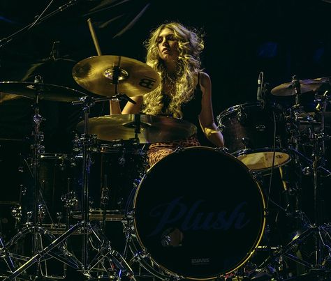 Girl Rock Band Aesthetic, Girl Drummer Aesthetic, Drummer Girl Aesthetic, Female Drummer Aesthetic, Drummer Aesthetics, Female Rockstar Aesthetic, Drummer Girl, Female Drummer, Band Au