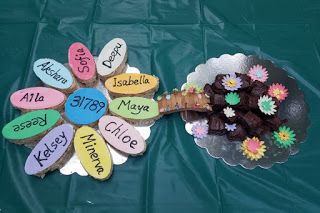 Bridge To Brownies, Bridging To Brownies, Girl Scout Bridging, Girl Scout Daisy, Daisy Scouts, Daisy Girl, Daisy Girl Scouts, Girl Scout Crafts, Girl Scout Ideas