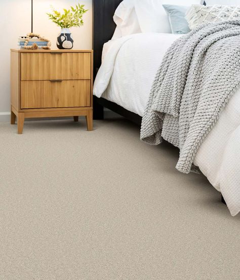 Outlining the pros and cons of white flooring, including carpets and rugs. This will end with a care guide. Modern Bedroom With Carpet Floor, Modern Bedroom With Carpet, Light Carpet Bedroom, Bedroom With Carpet Floor, Bedroom With Carpet, Bedroom Rugs Under Bed, Light Carpet, Blockout Blinds, White Flooring