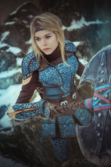 Astrid Costume, Astrid Cosplay, Ur Dragon, Dragon Cosplay, Cosplay Couple, Dragon Costume, Jessica Nigri, Train Your Dragon, Beautiful Costumes