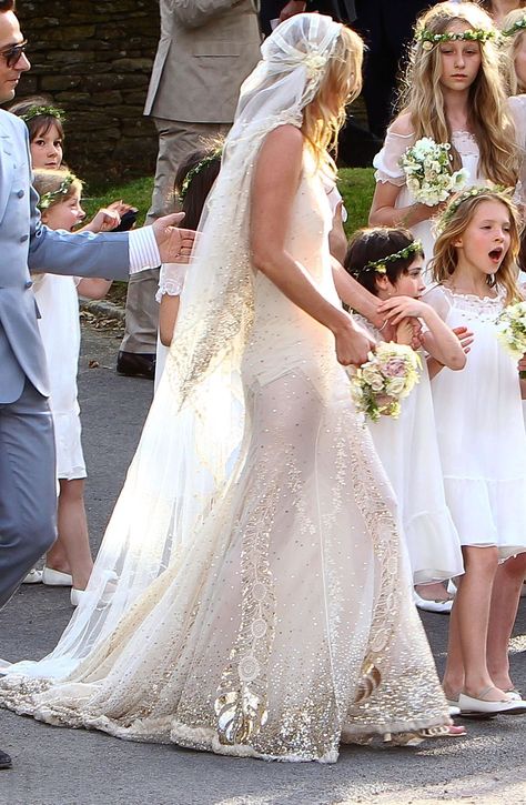 The glitter moving up from the hem- want to replicate that on the long sleeves and at the shoulders  !!!! John Galliano Wedding Dress, Moss Wedding Dress, Galliano Wedding Dress, Kate Moss Wedding Dress, Kate Moss Wedding, Moss Wedding, Boho Veils, Wedding Veil Vintage, Summer Dresses For Wedding Guest