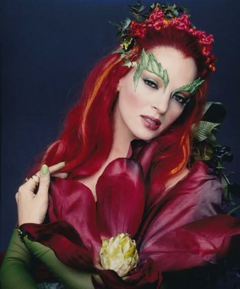 Poison Ivy Movie, Uma Thurman Poison Ivy, Poison Ivy Makeup, Poison Ivy Halloween Costume, Dc Poison Ivy, Batman And Robin 1997, Ivy Look, Ivy Costume, Poison Ivy Cosplay