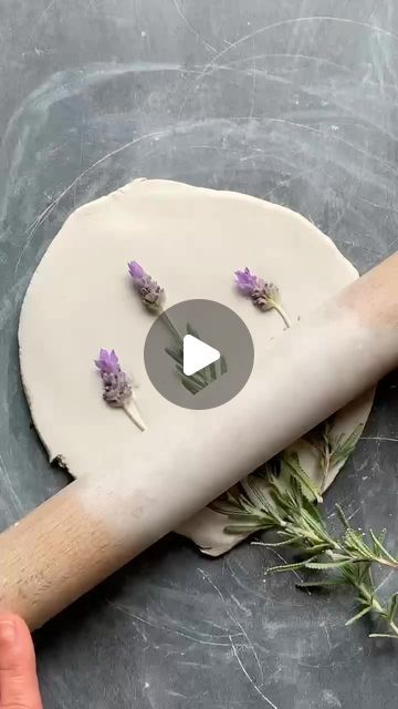 Diy Ceramic Bowl, How To Make Ceramic, Recipes Bbq, Recipes Air Fryer, Ceramic Chicken, Diy Bowl, Kids Clay, Clay Plates, Beginner Pottery