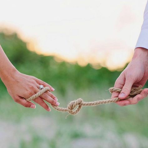 8. Tie the Knot Engagement Announcement Ideas, Engagement Announcement Photos, Cute Engagement Photos, Wedding Engagement Pictures, Engagement Pictures Poses, Announcement Ideas, Instagram Engagement, Engagement Announcement, Engagement Poses