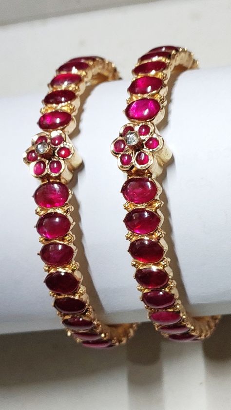 Kempu Bangles Gold, Red Stone Bangles In Gold, Ruby Bangles Gold, Ruby Bangles Indian, Kadas Bangles, Beaded Wedding Jewelry, Kada Bangles, Gold Bangles Indian, Ruby Bangles