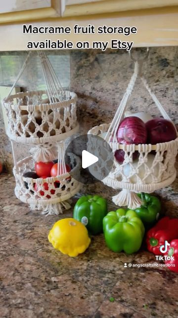 Fruit Macrame, Diy Fruit Basket, Banana Hanger, Fruit Baskets, Fruit Storage, Fruit Basket, Kitchen Hacks, Macrame Plant, Macrame Plant Hanger