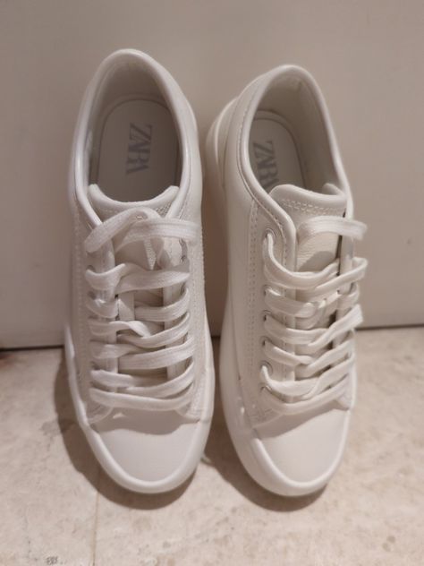 Zara Shoes Sneakers Women Sneakers Zara, Zara Shoes Sneakers, Shoes Sneakers Women, Athleisure Chic, Trending Sneakers, Sneakers Women, Trendy Sneakers, Zara Shoes, Shoe Game