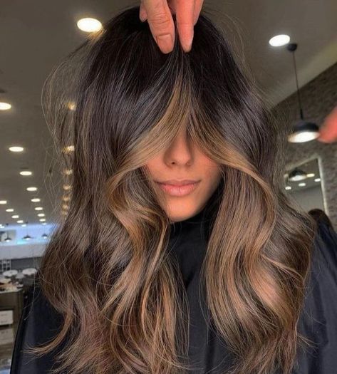 Dark Brown Hair With Caramel, Dark Brown Hair With Caramel Highlights, Brown Hair With Caramel, Face Framing Hair, Brown Hair Inspiration, Balayage Hair Caramel, Highlights For Dark Brown Hair, Brown Hair With Caramel Highlights, Hair Contouring