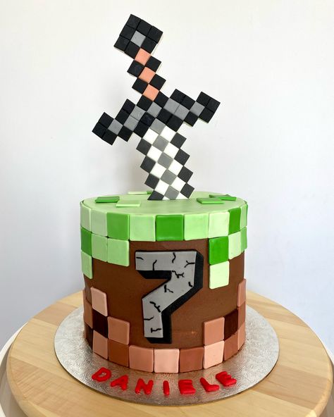 Cake Designs Minecraft, Mycraft Birthday Cake, Mind Craft Cakes For Boys, Minecraft Cakes Ideas, Mindcraft Cakes Birthday Boys, Minecraft Party Cake, Minecraft Birthday Cakes, Minecraft Birthday Cake For Boys, Maincraft Cake