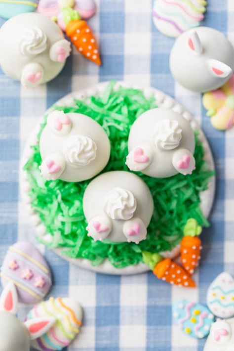 Bunny Oreos, Easter Oreo, Traditional Easter Desserts, Easter Basket Cake, Oreo Balls Recipe, White Chocolate Covered Strawberries, Chocolate Covered Strawberry Cake, Cream Cheese Oreo, Rosanna Pansino