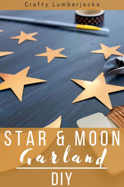 Star Garland Christmas Tree, Celestial Diy Decor, Diy Moon And Stars Decorations, Paper Star Garland Diy, Witchy Garland, Diy Star Decorations, Star Crafts For Kids, Diy Star Garland, Star Garland Diy