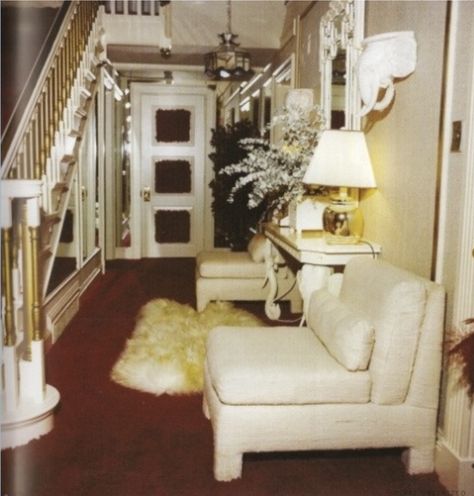 Graceland in the 70's Graceland House, Graceland Mansion, Elvis Presley House, Graceland Memphis, Graceland Elvis, Elvis Presley Graceland, Elvis And Priscilla, Stair Case, King Of Music