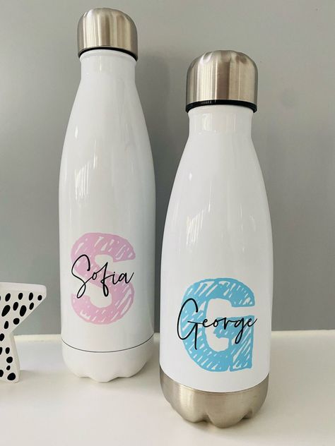 Cricut Drink Bottle Ideas, Cricut Waterbottle, Sublimation Water Bottle Ideas, Personalised Water Bottle, Name On Water Bottle, Personalised Bottles, Water Bottle School, Toddler Bottles, Customised Water Bottles