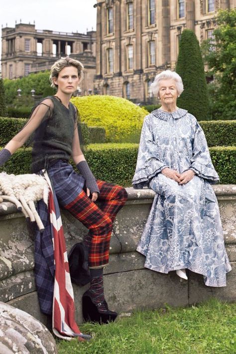 Debo Deborah Dowager Duchess of Devonshire Dies | British Vogue | British Vogue British Estate, Duchess Of Devonshire, The Duchess Of Devonshire, Mitford Sisters, Daphne Guinness, Duke Of Devonshire, Fashion Exhibition, Vogue British, Exhibition Opening