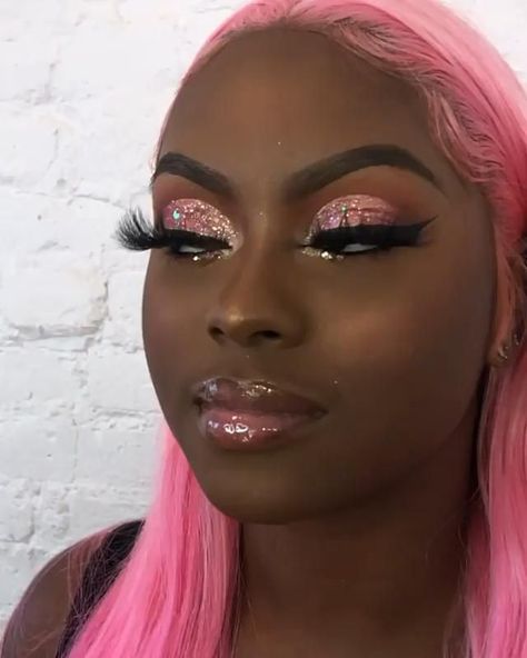 Rose Gold Looks Eye Makeup, Pink Glitter Makeup Looks Black Women, Dreamcon 2023, Black Barbie Makeup Look, Pink Birthday Makeup Looks, Rose Gold Prom Makeup, Pink And Gold Eyeshadow Looks, Pink And Gold Makeup Looks, Pink Glitter Makeup Looks