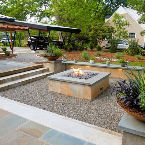 75 Mid-Century Modern Landscaping Ideas You'll Love - August, 2024 | Houzz Mid Century Modern Front Yard, Mid Century Modern Landscaping, Modern Landscaping Ideas, Mid Century Landscaping, Stone Water Features, Pond House, Modern Front Yard, Modern Landscape Design, Modern Landscape