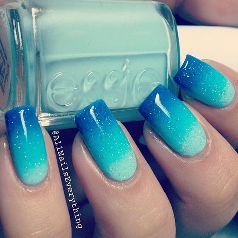 Today’s post will offer you some nail art ideas to welcome the new season. It will show pretty nail arts in color blue. Blue is one of popular colors for the season. Prepare blue polishes and paint your beautiful nail art right now. There are pretty good ideas for you to have blue nails. From … Blue Ombre Nails, Ombre Nail Art Designs, Unghie Sfumate, Nagel Tips, Nail Art Ombre, Gradient Nails, Pretty Designs, Fancy Nails, Creative Nails