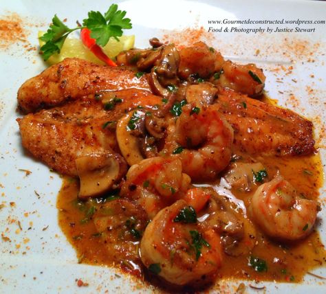 Cajun catfish and shrimp Pan Fried Catfish, Diane Sauce, Cajun Catfish, Catfish Dinner, Grilled Catfish, Baked Catfish, Louisiana Cooking, Creole Food, Catfish Recipes