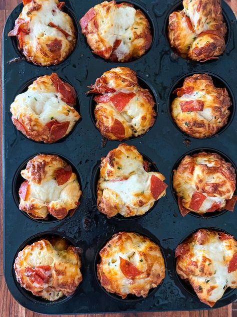 How to Make Pull-Apart Pizza Muffins! - Mini Pizza Cups Muffin Tins, Pull Apart Recipes Meals, Pizza Bundt Pan Pull Apart Biscuit, Pepperoni Muffin Cups, Pizza In Muffin Tins, Biscuit Pizza Muffins, Pizza Pull Apart Muffins, Bundt Pizza Pull Apart, Muffin Pan Pizza Bites